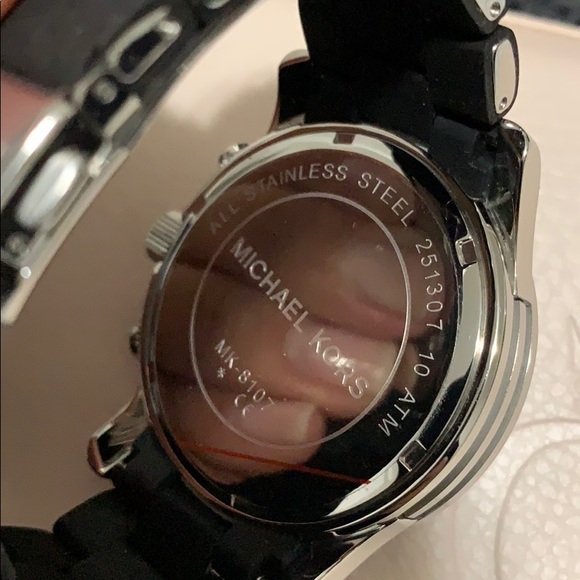 Michael Kors Watch - Picture 2 of 3